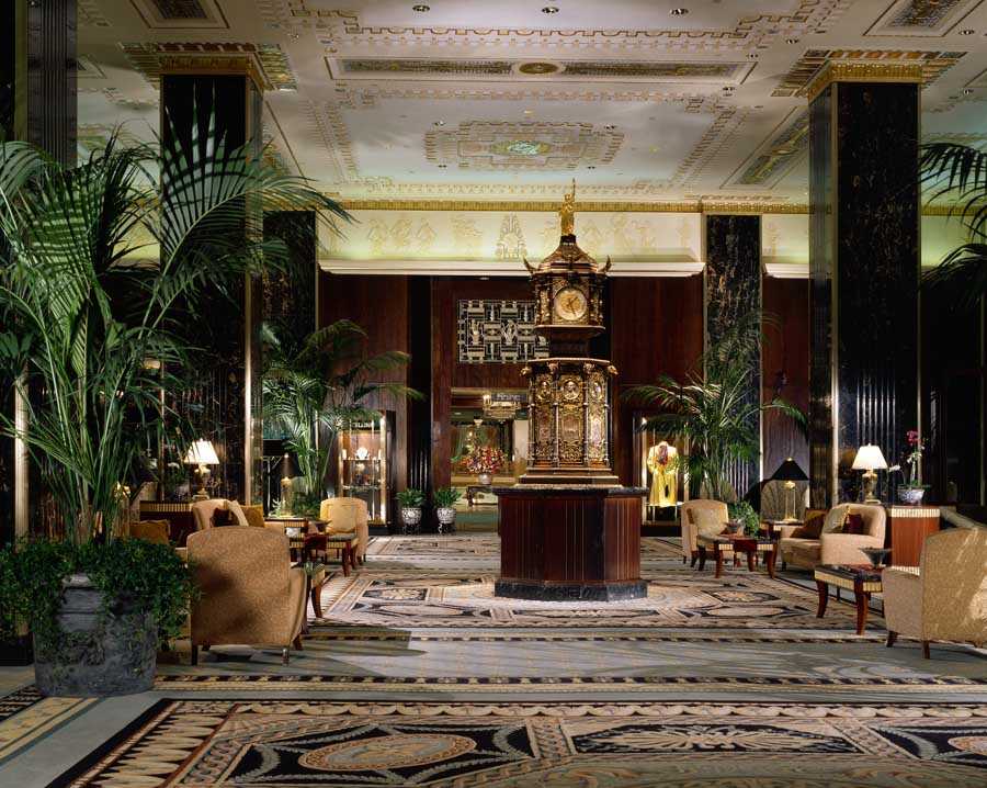 Lobby of the Waldorf-Astoria hotel (New York)
