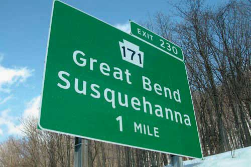 U.S. highway road sign with the ClearView typeface